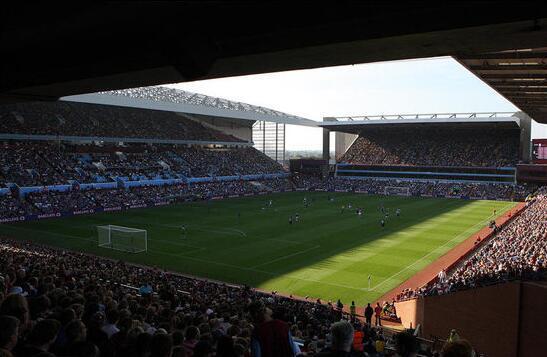 1月17日NBA赛场！杨翰森14+17统治禁区，中国新星锋芒毕露