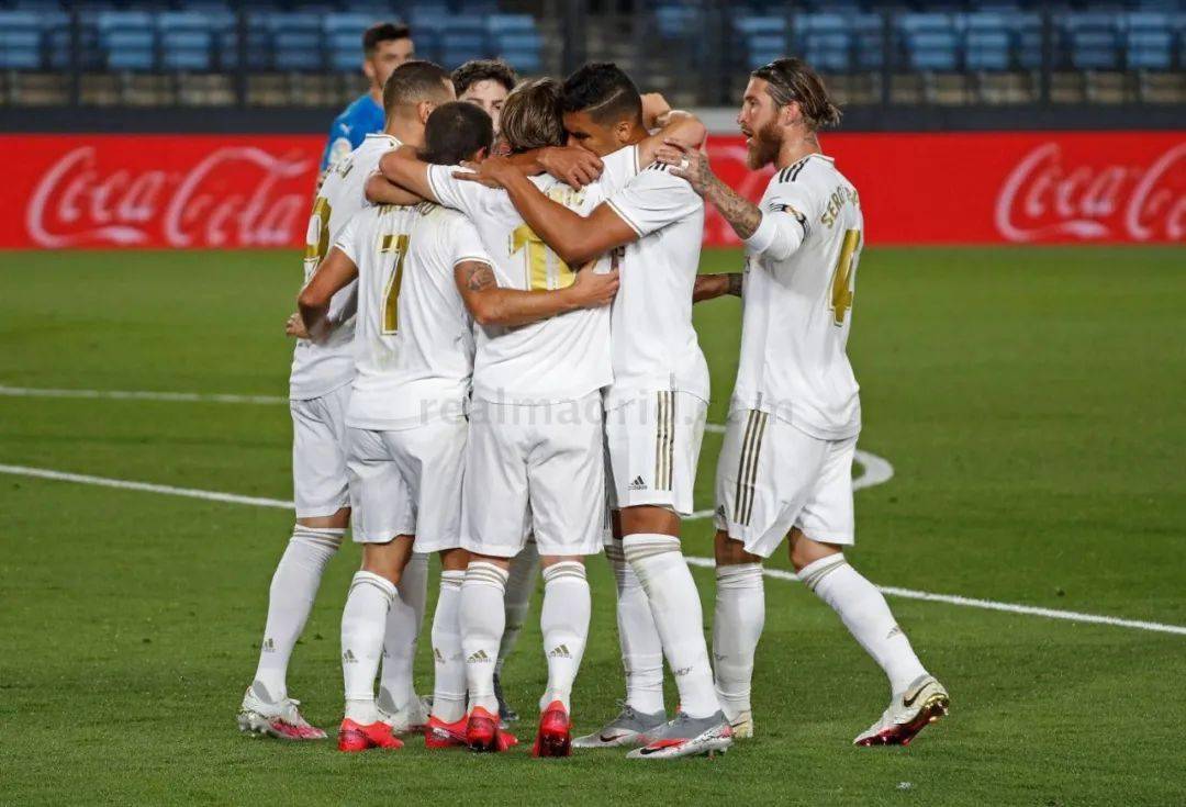 东契奇空砍38+10+10文班亚马16+14 湖人不敌马刺