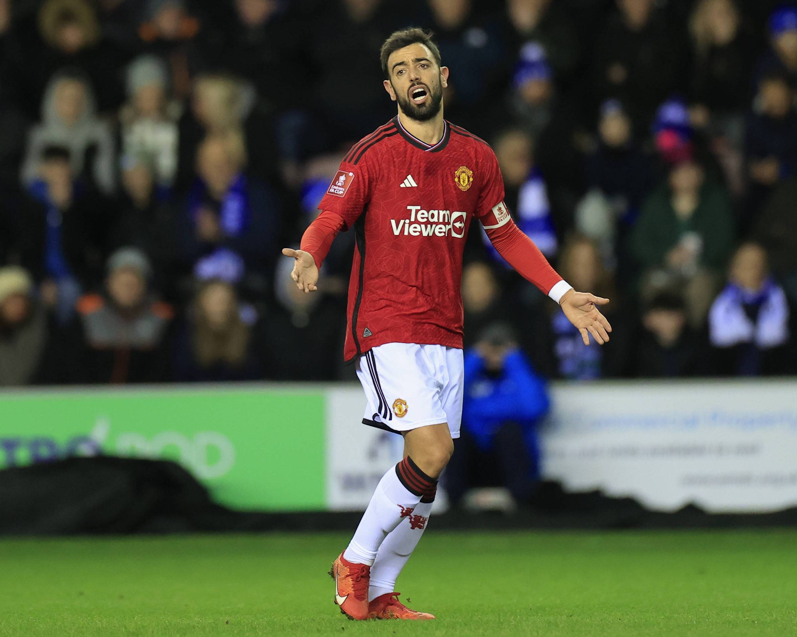 [中超]维塔尔任意球吊入禁区 王燊超头球破门